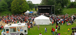 Live music at Trinity Bellwoods Park